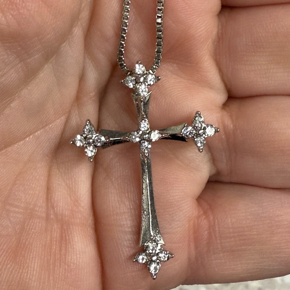 Elegant Silver Cross Pendant Necklace